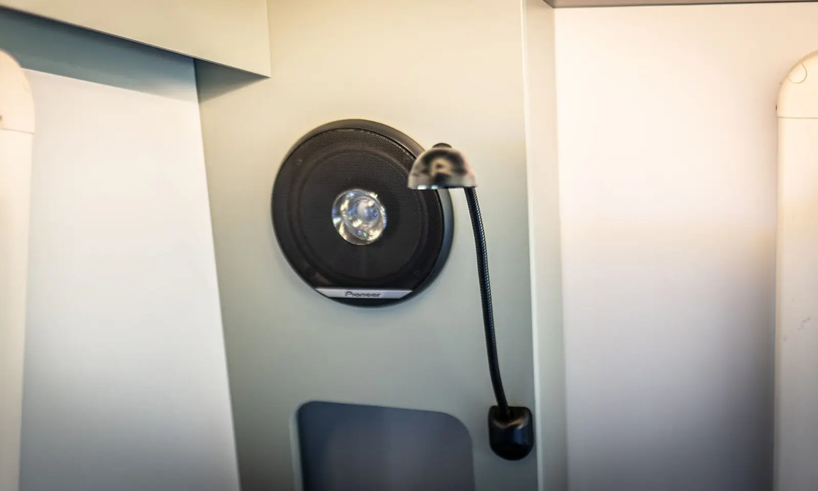 ARCHURAY OMNİ 4.10 Pioneer Hoparlör ve LED Okuma Lambası