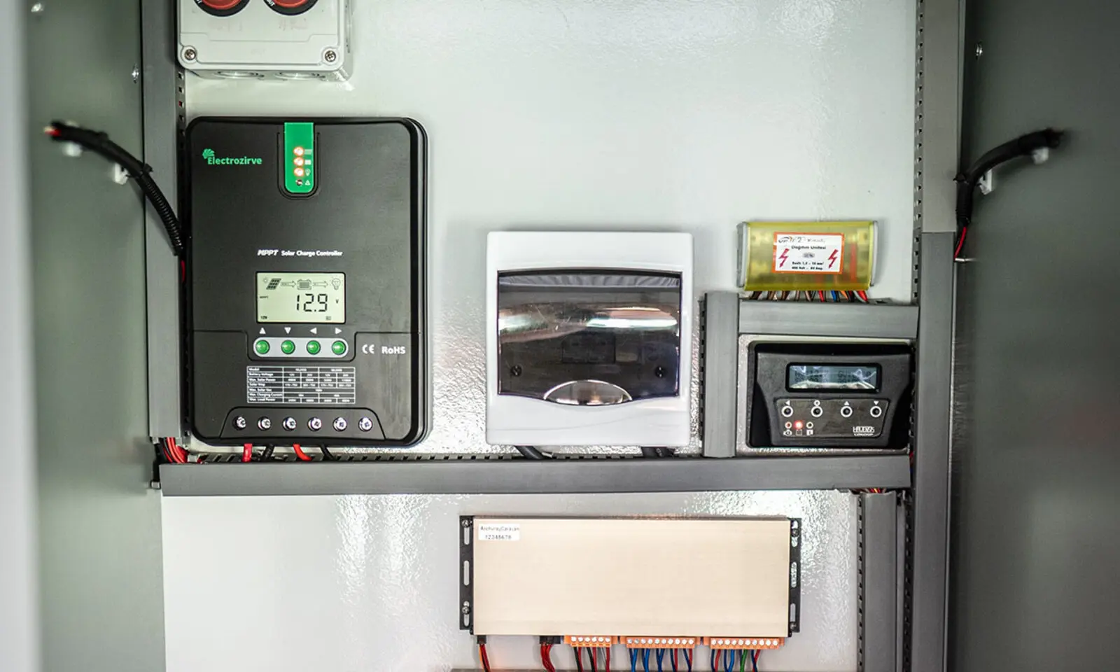 ARCHURAY OMNİ 4.10 MPPT Solar Şarj Kontrol ve Elektrik Paneli